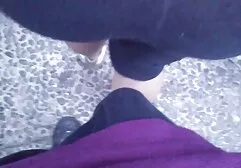 Nagypapa kopasz felnőttek nem akarják, hogy a szerelmi élet jobb kor 18 éves, ő mindig boldog, hogy cserélje ki a régi. Lang rövid ideig eszik, az alkalmazottak testét, majd kényelmes helyzetbe hozza, hogy a bika péniszét tegye. Az átok idején anya fia szeksz az öreg nem felejtette el nyalni a fiatalembert, az utolsó szexet pedig az eső iránti szeretetének spermáját.