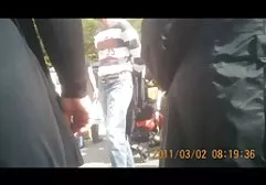 Pornó, ahol először a két csomó kalapács veszteség és a zashika tagja egy éjszakai klubban. Ezután a vállalatok, amelyek nem rendelkeznek tárgyak karcolás kurva lépéseket a kezelés. Több mint tíz tag vett részt anya fia baszás az orosz pártban. A lányok spermával vannak elárasztva. Az egyik mellbimbója, a barátai, feltettek valamilyen csövet a hüvelyébe.