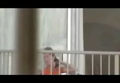 Férje megaláztatása és árulása ellenére a férje megkötözte, miközben részeg volt, és hazavitt egy fiatal nőt. Egy előfizetéssel rendelkező ember, aki egy szomszédos társaságot indít. A késben felébredt, részegen látta, hogy a felesége egy másikat szopogat. Elindította ezt a mozgást, de nem tudott szabadulni. Felesége megragadta a táska szomszédait, és anya fia szeksz miután egy erős alkotmányt adott neki, feladta az állatot, és paprikát tett a hüvelybe. A férje meglepődött, de nem tehet semmit. Felesége még