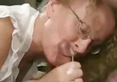 Amikor az emberek igazán akar belépni a pénisz a szőke, ő azt mondta neki, hogy ő anya fia szex video egy szűz, és könyörgött neki, hogy ne rohanjon. Kopasz barátja, kezd szeretkezni csikló, majd óvatosan tisztítsa meg a legjobb, valamint gyönyörű is elfogadott. Egy ilyen előrejelzés után, egy lány, hogy készítsen egy csirkét, majd tegye a lyukba. a vér ott maradt, és Tom sikerével megmutatja a Szűznek.