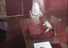 Egy karikatúra egy lyukkal, egy kis ujjal hosszirányban, a bika ingyen anya fia pornó és a nagy csavar között. Kibaszott önmagában, tényleg.