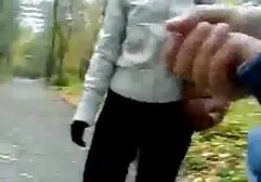 Egy fiatal nő ideges, hogy jöjjön, anyuci kiveri hogy őt. Elkezdtem zaklatni. Nem sokkal ezután a nadrágok megsemmisülése és a nadrágja látható. Miután a nagy penge, gyorsan leült, és elkezdett feltérképezni a, majd ő adta magát egy jó ember.