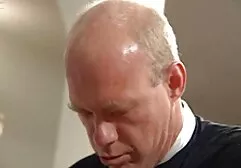 A nővére haragját adta a bátyjának. Lefeküdtem vele, nem rövidítem le az iskola anya fia szex magyarul ruháját. Aranyos kitty azt is feltárta, hogy képes vele dolgozni, miközben a pénisz be van helyezve a kútba. Víz a fenék rugalmas.
