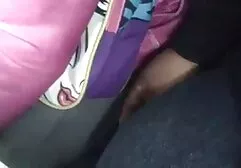 A gyermek fogta a baba szájának rügyét, majd felszívta a szőlőt, majd elkezdett ugrani a tetejéről. A nedves hajlamos az orgazmusra, felülről nyög, anyu leszopott majd gyógyítja a rákot. Néhány Szex Ebben a helyzetben, a férfi végül a gyermek.