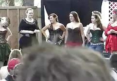 Fiatal lány mell nagyon meleg, nagy szerelem őrült. Az új bach ismereteinek területén hazahozom és lakást adok neki. Miután a nyelve kezdett, hogy húzza meg, majd nyúlik láb hosszú szép. apa fia szeksz A jó mellé tette és hazament.
