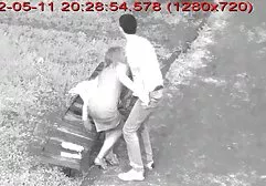Egy perzselő fekete ember találkozik egy fiatalemberrel, aki azt akarja, hogy érezze magát a hüvelyben. Először elhozta a fiú barátját, a tejet, majd jutalomként megkapta a kést. Aztán, a homlok szexi kis faházak az ülésen, meg szex. A porno anya és fia lány túlterheltek akadályok Nagy Fasz sok esetben.