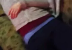 Egy anya es fia sex férfi egy párt ruha ül egy széken, mellette unokája póló alulról nem lát két nagy mellek. Unokaöccse simogatta a nagybátyja, fejés neki, majd megverte a szex. Szűz volt és ijesztő, de aztán beleegyezett.
