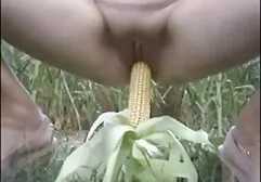 A szőke férfi fantázia tárgya volt! anya kiveri A modell tartalmazza a pecsétet, egy szép arcot, a többi erény pedig nem tehet más embert közömbösnek. Fotók gyűjteménye róla, amely lehetővé teszi számára, hogy megcsodálja egy gyönyörű, érzéki formájú lány örömét.