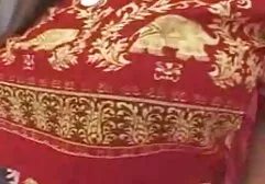 Mellbimbó szaftos fasz beszívta az emberek, majd a tojásokat, majd húzza ki a lyukon keresztül. Aztán ott ülök és leugrok anya fia baszás egy kicsit. Aztán az állatokkal és az emberrel volt a pozitív húzás a hüvelyből. Nemrég fejezte be a vagináját. Vége van.