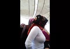 A baba elkezd MILF-eket kapni, amelyek bekapcsolnak, komolyan. Aztán a kor igazi anya fia szex az ülésen, nedves, férfi. Fotó üvöltés a magasság, miután ő és a férfi, aki megváltoztatta számos mód, és a szex nagy, a végén ugyanabban az időben.
