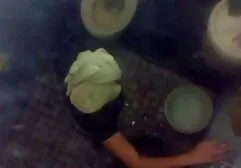 Egy kurva először megcsókolta a leveleket, anyák basznak ők, majd a behatolás az unokatestvérek hétfőn. Partnerek találkozott a lyuk, majd átadta az orgazmust.