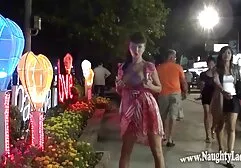 Nyelv a szakmai csinos, fiatal, fordult az emberek orgazmus. Aztán nedves, ami fel a farkát egy nagy szopás lesz a rák. Szépség, anya fia szex film amely ismét a késsel végződik.