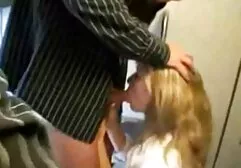 Kis tárgyak, hogy lehet nyitni a anya fia anál sex száját, és tegye meg a helyzet egy ember a strandon. Aztán, miután a lábait kivette, élvezte a friss húst, és a lyuk szivárgását okozta. A simogatások után a pár szexnek, erőszaknak találja magát,mindkettő vihart, orgazmust okoz, sírással együtt.
