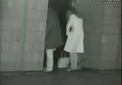 Fiatal, fekete haj, rajzfilm, kislány, nagyon Férfi. Aztán sétáltak anya fia szex ingyen a parkban. A séta után hazamennek, az embereknek volt egy lányuk egy nagylányban. A szex után hosszú ideig nem felejtheti el ezt az örömöt.